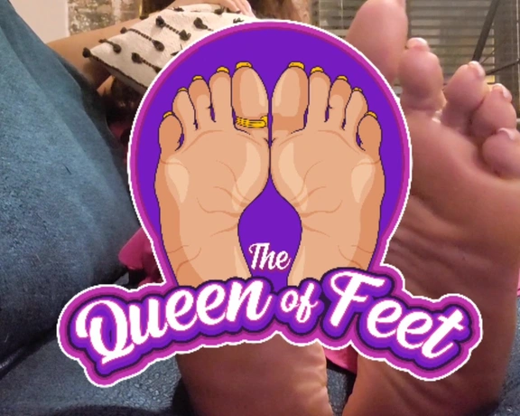 Thedcfootqueen aka thedcfootqueen - 08-06-2023 OnlyFans Video - Simp Sunday Fan Vote You pathetic foot obsessed bitches wanted to be humiliated and degraded at