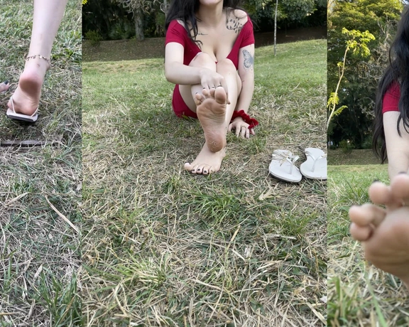 Lana Noccioli aka lananoccioli - 05-22-2021 OnlyFans Video - POV talking with you Smell and lick my feet after I walked barefoot on park