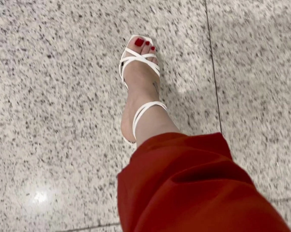 Lana Noccioli aka lananoccioli - 11-04-2021 OnlyFans Video - I went in the mall last night and record those mini clips for you my lovers