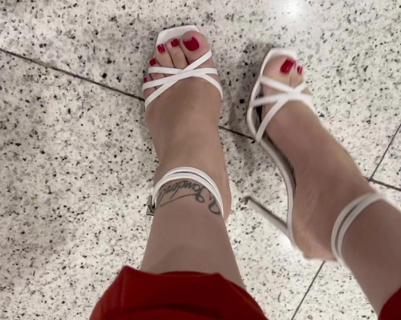 Lana Noccioli aka lananoccioli - 11-04-2021 OnlyFans Video - I went in the mall last night and record those mini clips for you my lovers