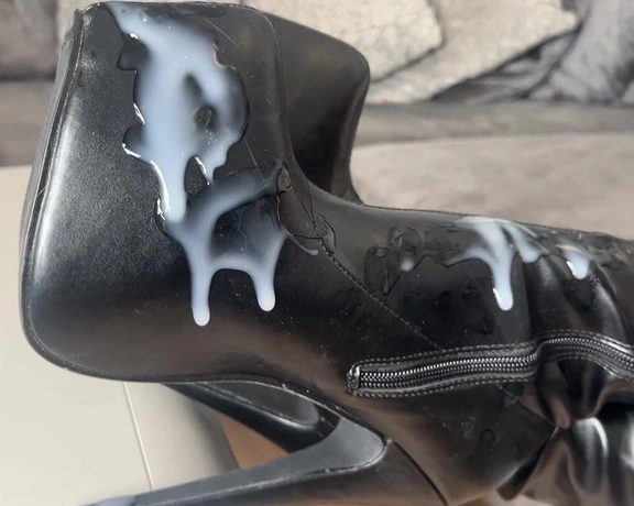 Daisy May aka daisymayvip - 02-28-2024 OnlyFans Video - Look at all this hot thick salty cum that my alpha deposited on my leather boots