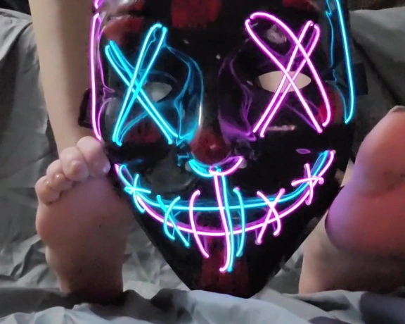 GabbieFeet aka gabbiefeet - 08-19-2021 OnlyFans Video - One day you are going to see who is behind the mask