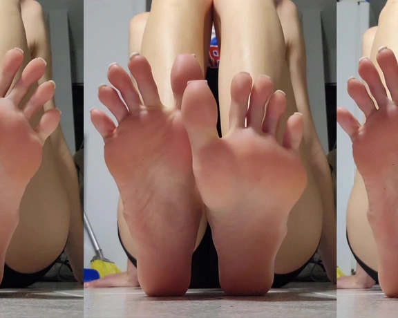 GabbieFeet aka gabbiefeet - 09-26-2021 OnlyFans Video - Sneak peak of the 2 minute video