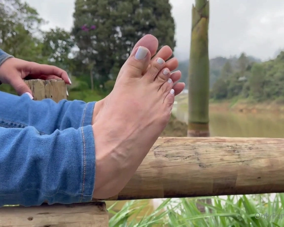 YelahiaG aka yelahiag - 07-27-2022 OnlyFans Video - Worshiping my feet outdoors for me is something that contains a lot of magic and excites