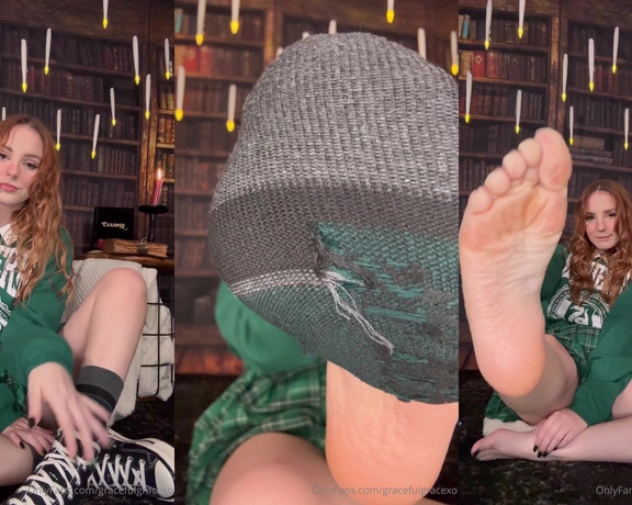 GracefulgraceXO aka gracefulgracexo - 11-27-2023 OnlyFans Video - Slytherin Cosplay sweaty converse removal, and sock sniff Giggly, hard sniff shoe removal I had so