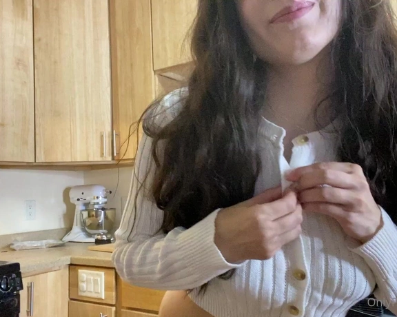 Lilly Vig aka lillyvig - 09-02-2021 OnlyFans Video - Showing off my mom tits for you