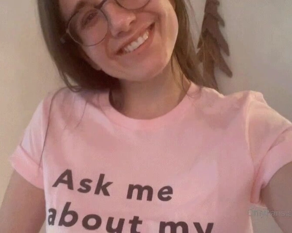 Lilly Vig aka lillyvig - 12-23-2021 OnlyFans Video - Ask me about my butthole  Im going to wear this shirt while I do errands