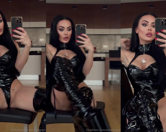 Evil Woman aka evilwoman - 11-01-2024 OnlyFans Video - WORSHIP