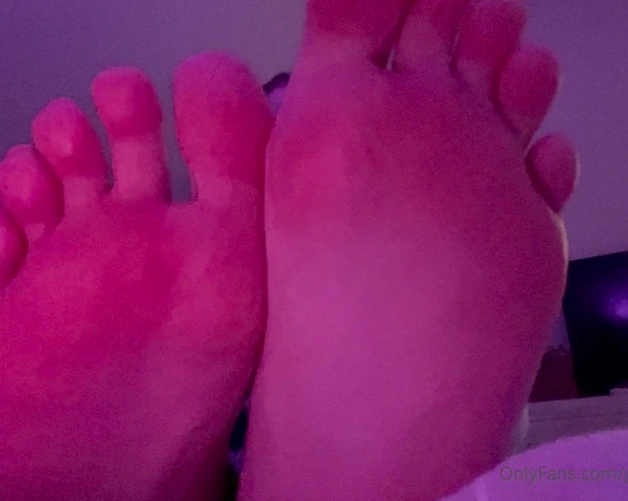 GracefulgraceXO aka gracefulgracexo - 02-23-2022 OnlyFans Video - Ive been cleaning all day but heres a daily post_pw96