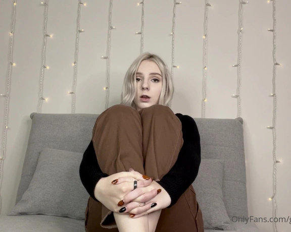 GracefulgraceXO aka gracefulgracexo - 10-31-2021 OnlyFans Video - Step sister humiliation joi