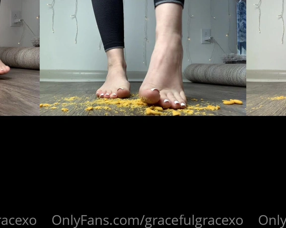 GracefulgraceXO aka gracefulgracexo - 05-29-2021 OnlyFans Video - Gold fish crushing video