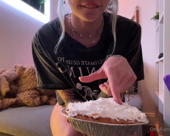 Babyfooji aka Peachtoot aka babyfooji - 03-15-2023 OnlyFans Video - Me very awkwardly trying to be sexy on pie day  515mins