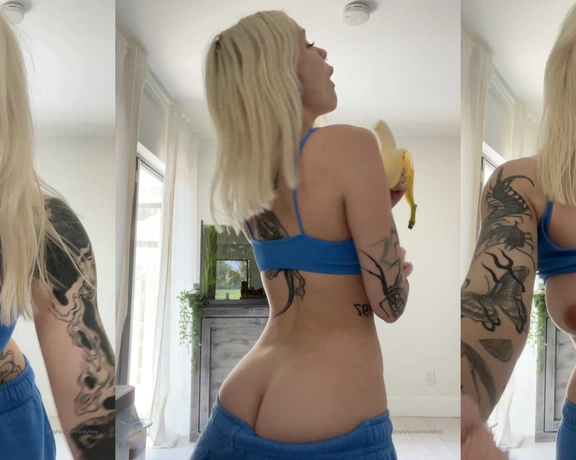 Babyfooji aka Peachtoot aka babyfooji - 04-12-2023 OnlyFans Video - POV I am in the kitchen eating a banana No seriously thats all