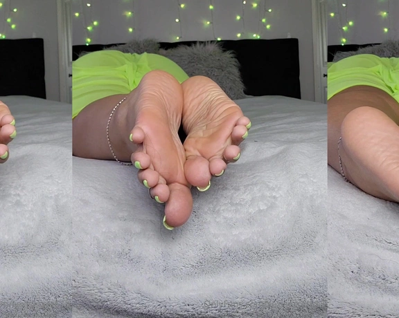 Britt Braithwaite aka sparkletoes513 - 03-10-2024 OnlyFans Video - Silent Sunday Sole Tease